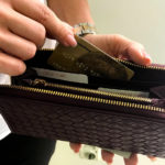 629981240_koshelek-bottega-veneta