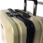 766529504_chemodan-travelcool-bezhevyj